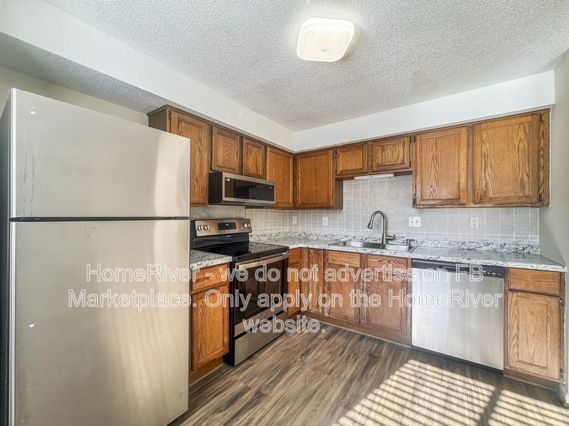 Prime Location! 3703 Cotswold Ter Unit 39 Greensboro NC 27410 property image