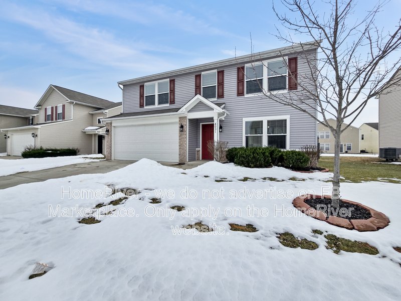 Your Home Awaits! 8031 FISHER BEND DR INDIANAPOLIS IN 46239 property image