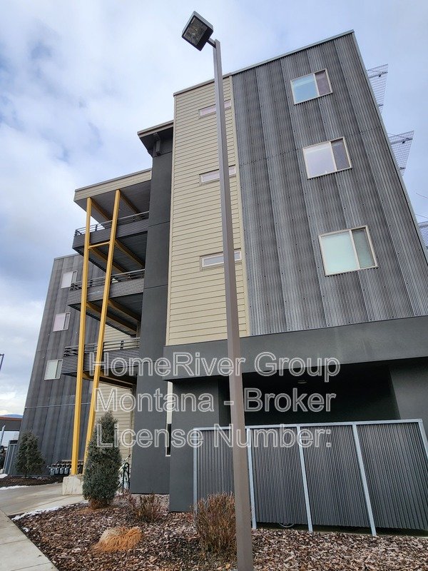 One Bed/One Bath at Summit View Square! property image