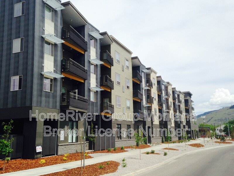 Centrally located 1 bedroom, 1 bath high end apartment property image