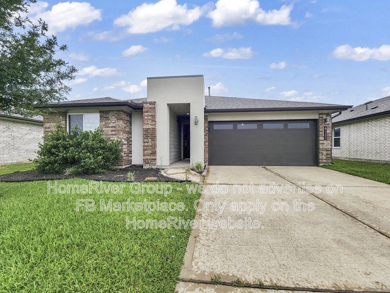 Pet Friendly! 8122 Hush Hts Dr, Arcola, TX 77583 property image