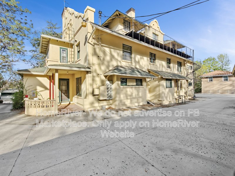 Move-in Ready! 1001 S. Monroe St. Unit 8 property image