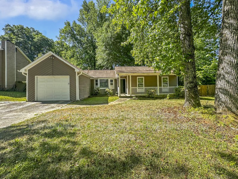 Available Now! Amazing 3 bed 2 bath home! property image