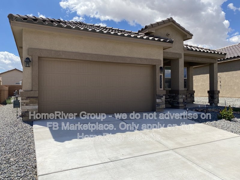 Gorgeous 3 bed 2 bath home property image