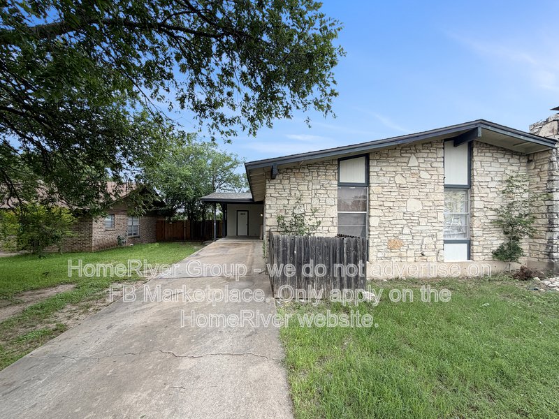 3 BR Duplex | Gas Cooktop | Fenced Yard | property image