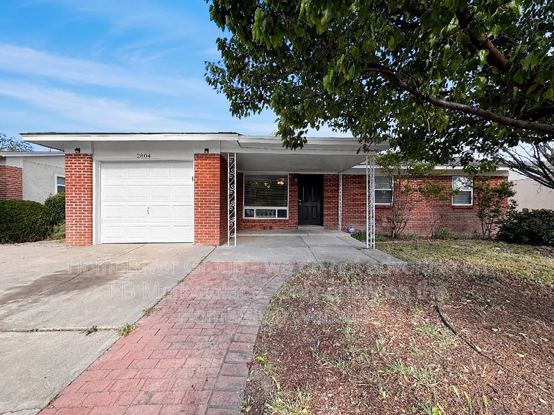 Pets Welcome!! property image