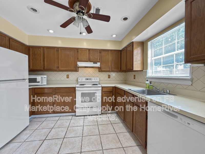 Your Home Awaits! 3629 Mcdowell Ct Dumfries,VA 22026 property image