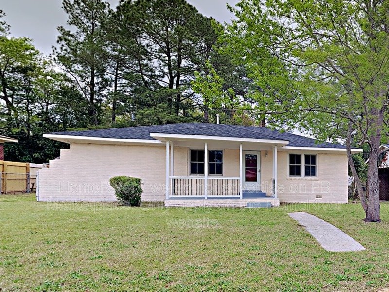 3BR Home w/Fenced in back yard property image