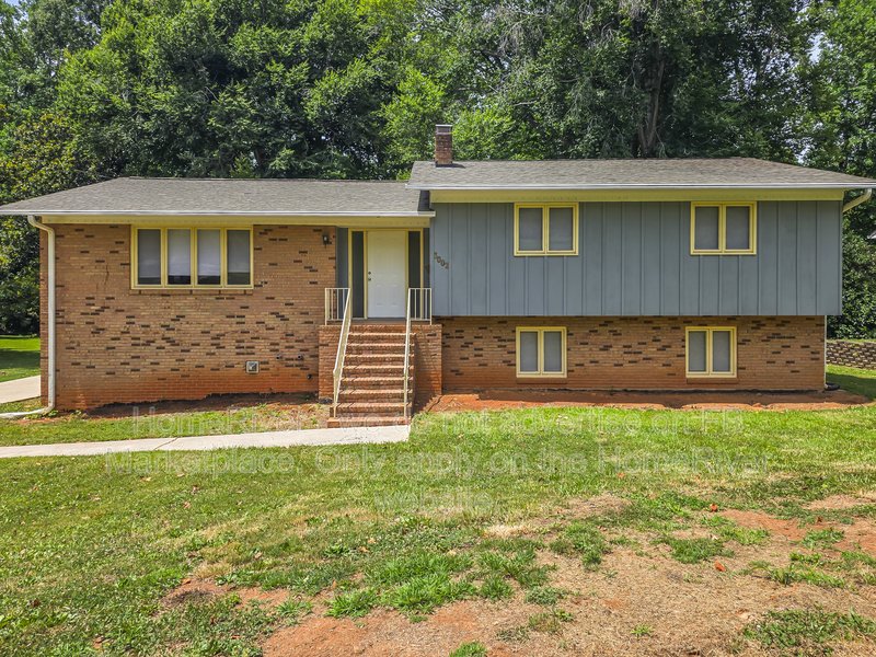 Available now | Pets Welcome property image