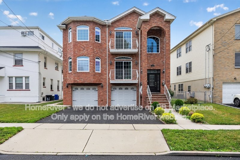 Welcome to 508 2nd Avenue, Unit 2a Beautifully Designed Upper-Level! property image