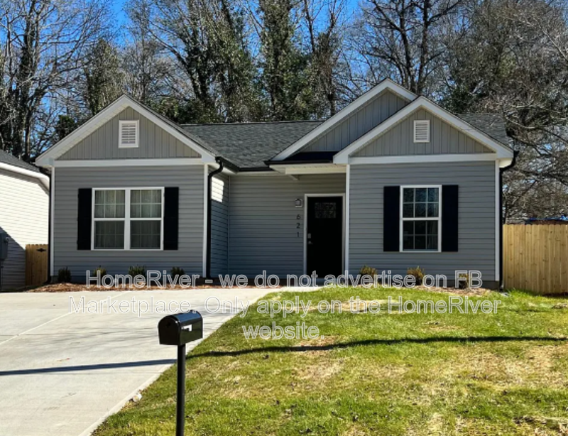3BR Conveniently Located Near Charlotte Airport! / Fenced Yard property image