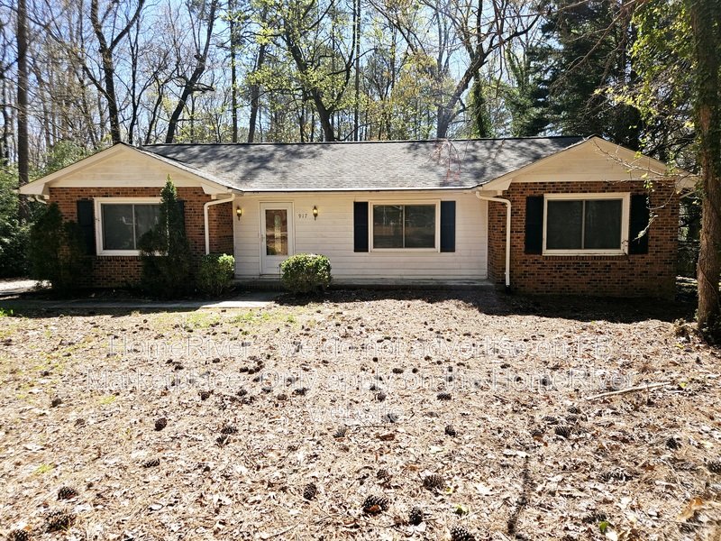 Pet-Friendly 3-Bedroom Home / Convenient Location! property image