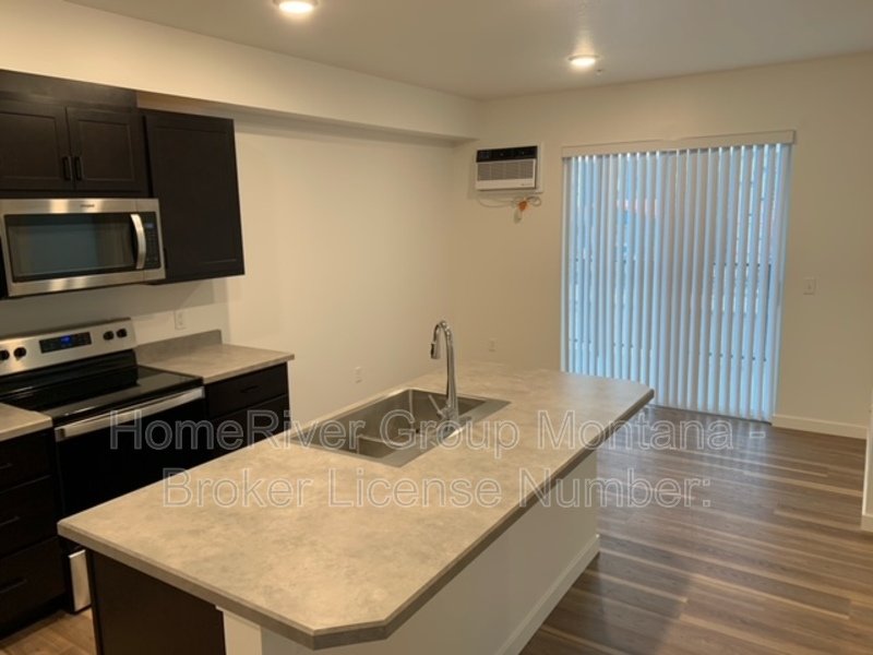 Cantrally located 2 Bed/1 Bath property image