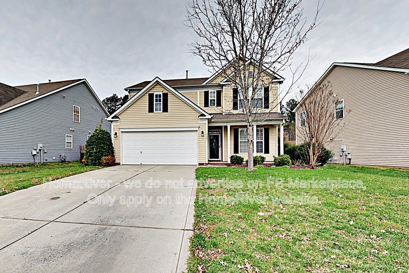 FENCED YARD | COMMUNITY POOL | GARAGE property image