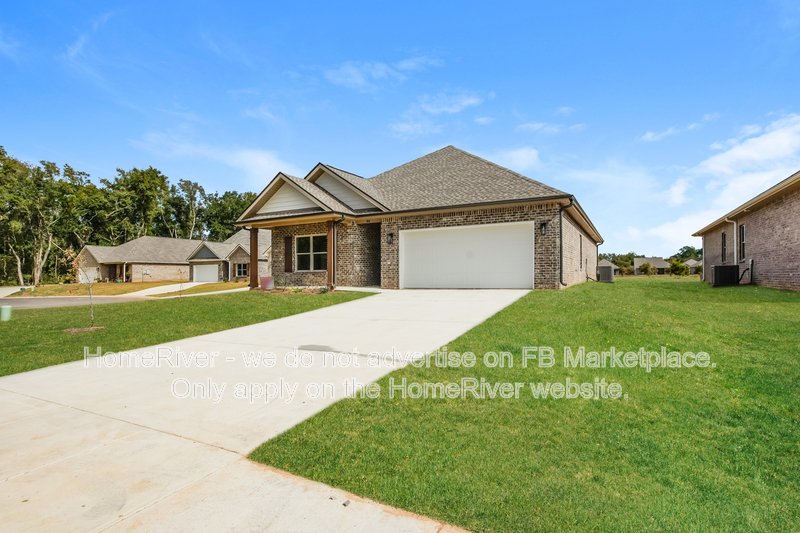 Coming Soon | Pets Welcome | 2 Car Garage property image