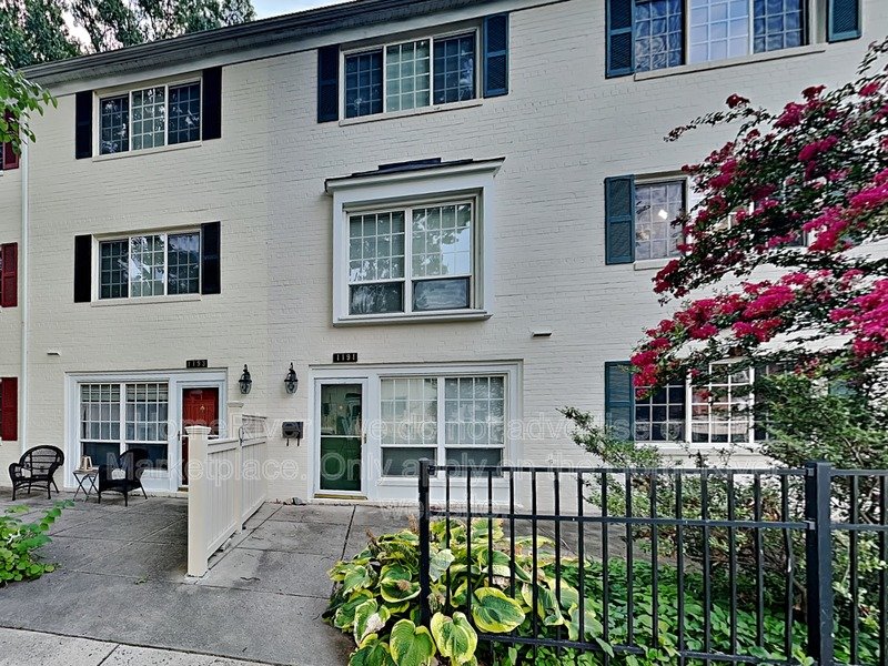 1 Bed 1 Bath Condo| Upgraded Flooring | Stainless Steel Appliances | W property image