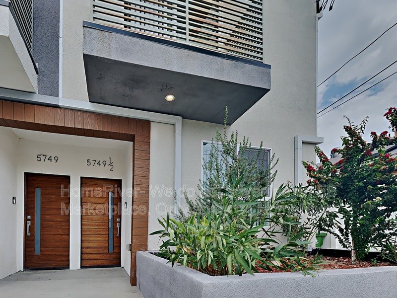 Luxurious 4 Bedroom 4 Bath w/Modern Touches Throughout! property image