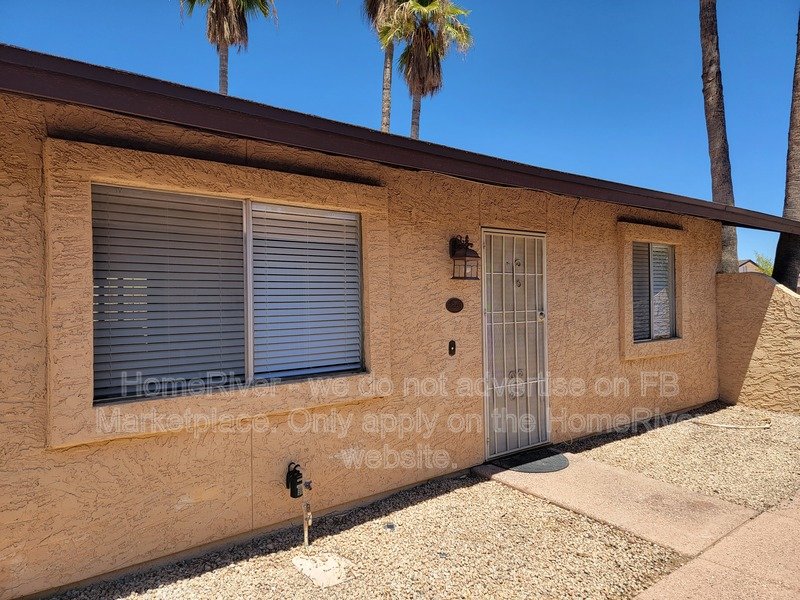 Terrific 1 bedroom w/small backyard property image