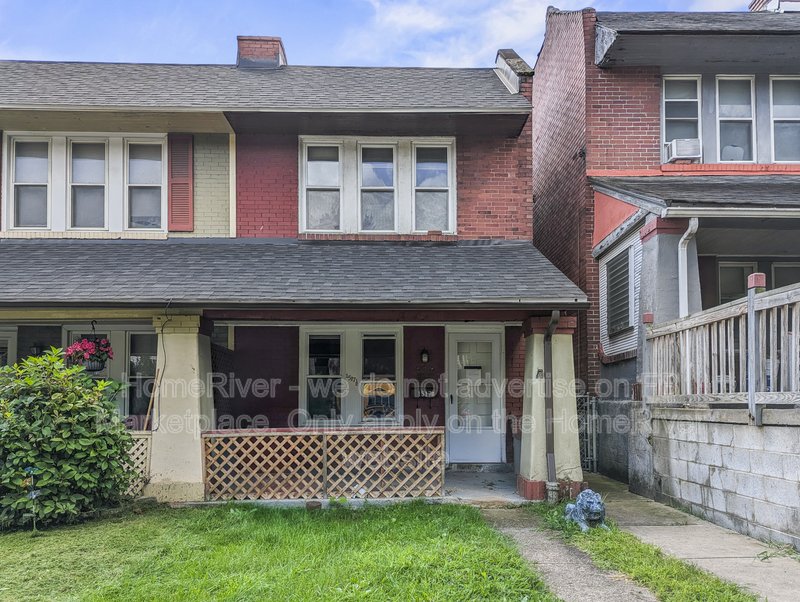 Your home awaits - 1517 1/2 Davis Ave, Pittsburgh, PA 15212 property image
