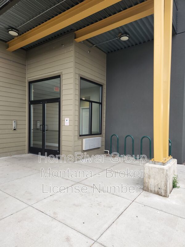 1 Bedroom 1 Bath at Summit View Square! property image